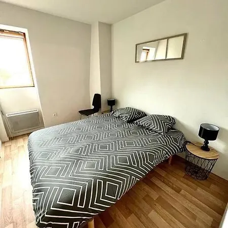 Grand Appartement, Calme, Proche Centre-ville شقة *