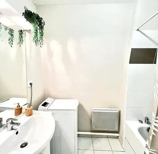 Apartment Grand Appartement, Calme, Proche Centre-ville Pau